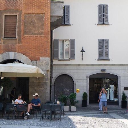 Alloggio Del 1400 Nel Cuore Del Centro Storico A 2 Min Dal Porto E Con 2 Bici Gratuite Como Buitenkant foto