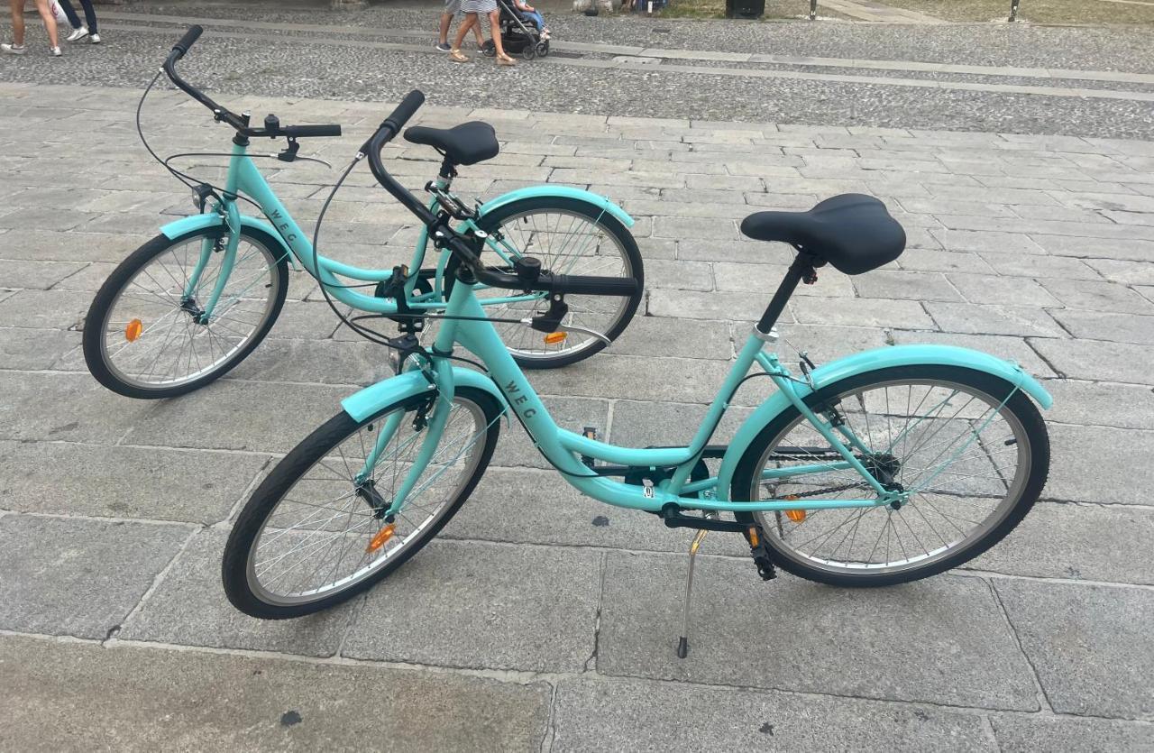 Alloggio Del 1400 Nel Cuore Del Centro Storico A 2 Min Dal Porto E Con 2 Bici Gratuite Como Buitenkant foto