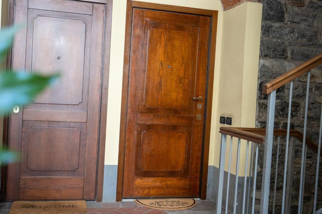 Alloggio Del 1400 Nel Cuore Del Centro Storico A 2 Min Dal Porto E Con 2 Bici Gratuite Como Buitenkant foto