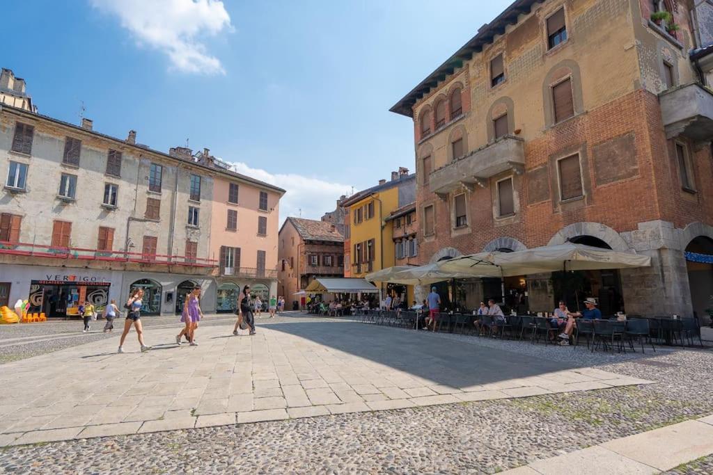 Alloggio Del 1400 Nel Cuore Del Centro Storico A 2 Min Dal Porto E Con 2 Bici Gratuite Como Buitenkant foto