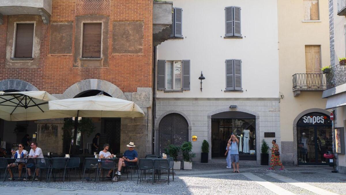 Alloggio Del 1400 Nel Cuore Del Centro Storico A 2 Min Dal Porto E Con 2 Bici Gratuite Como Buitenkant foto