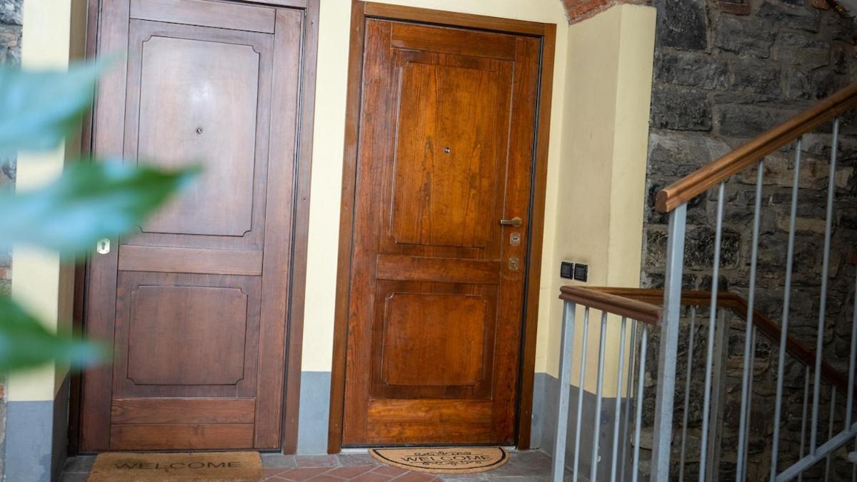 Alloggio Del 1400 Nel Cuore Del Centro Storico A 2 Min Dal Porto E Con 2 Bici Gratuite Como Buitenkant foto