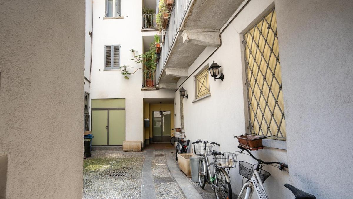 Alloggio Del 1400 Nel Cuore Del Centro Storico A 2 Min Dal Porto E Con 2 Bici Gratuite Como Buitenkant foto